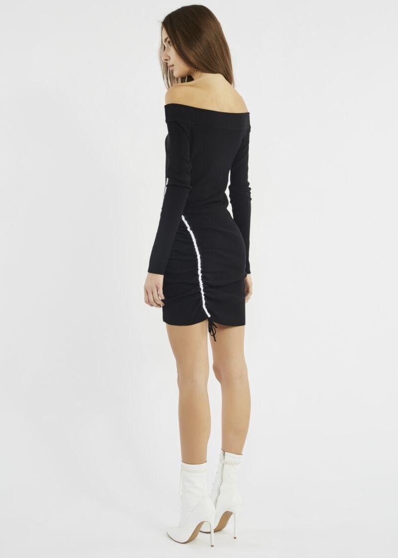 Abito in maglia con drappeggio
