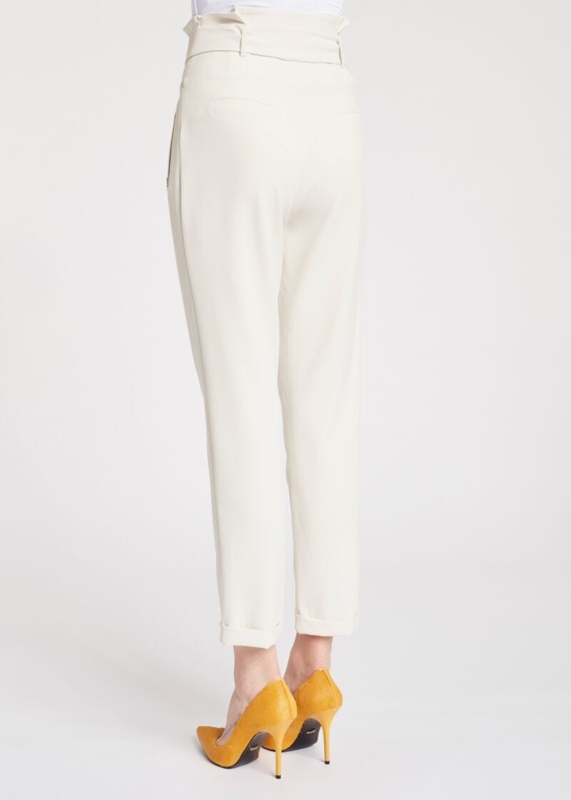 High-waisted trousers with belt