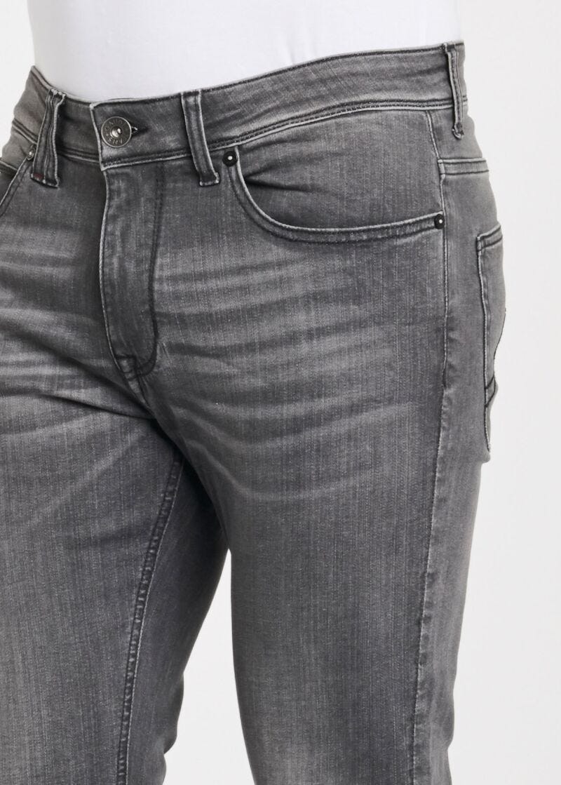 Five pocket jeans