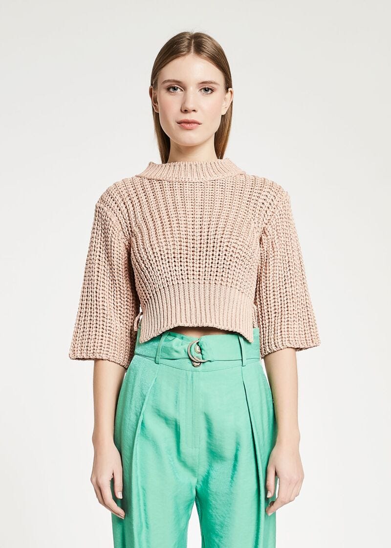 Knitted top with 3D texture