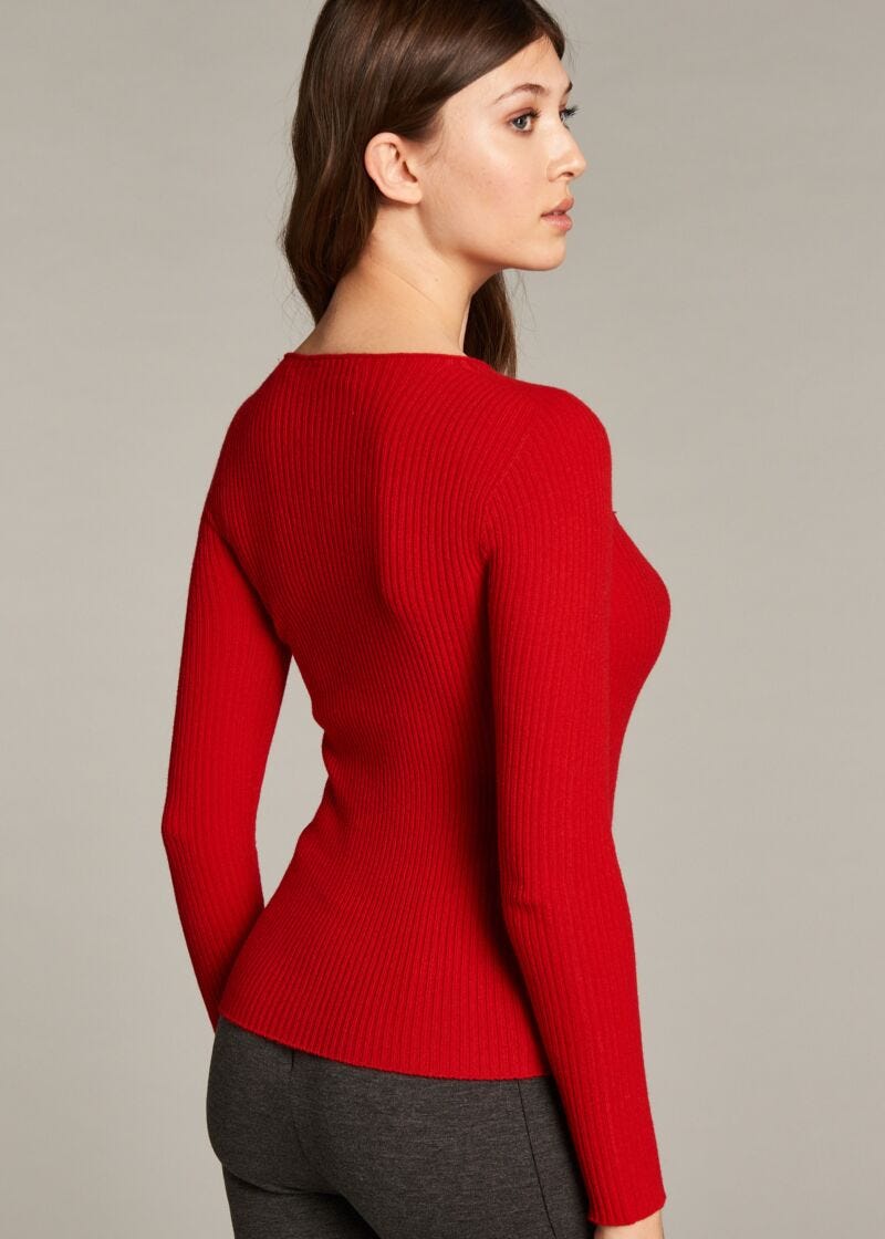 Jumper with boat neckline