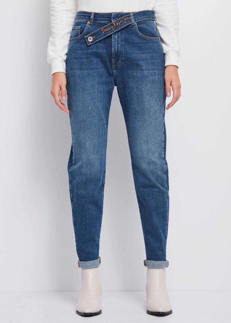 Mom-fit jeans