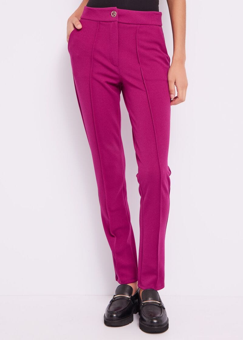 Trousers with pleat