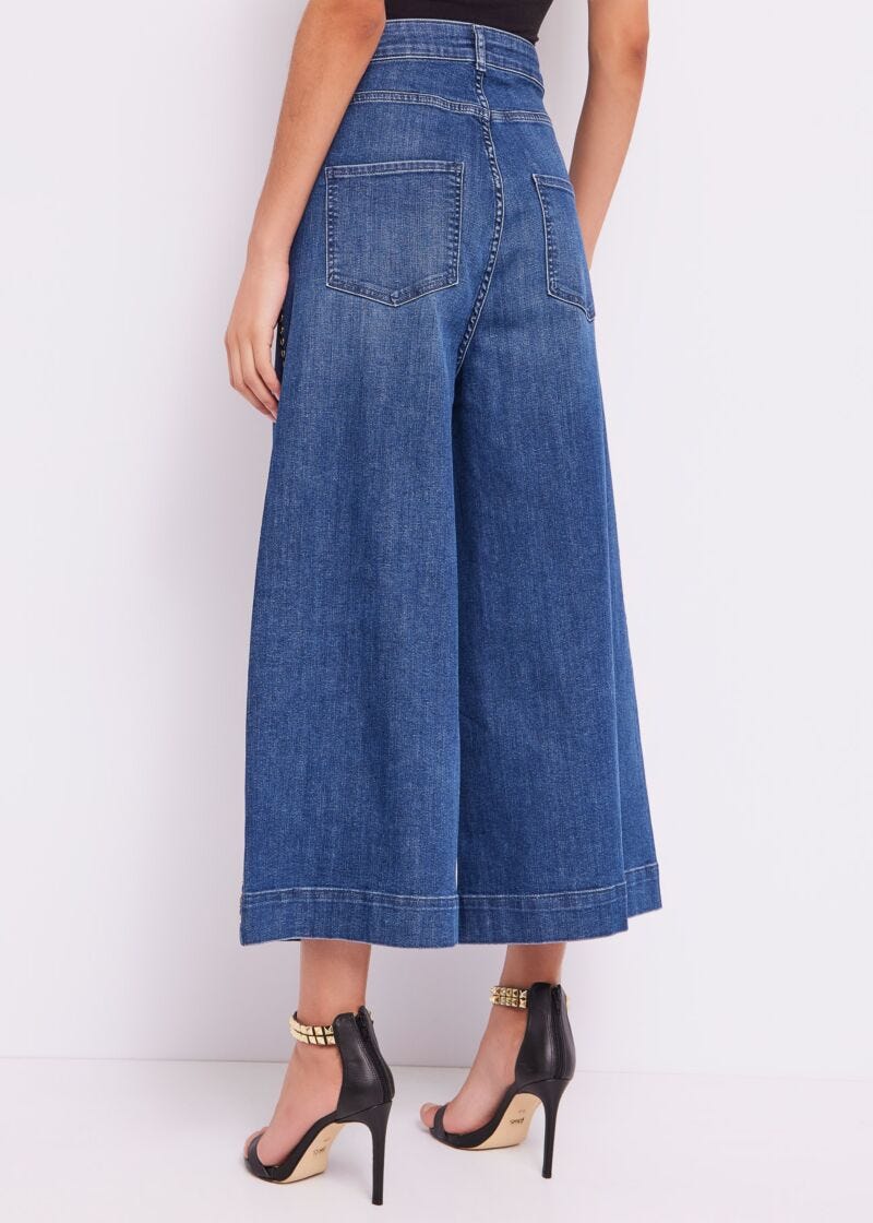 Jeans con borchie
