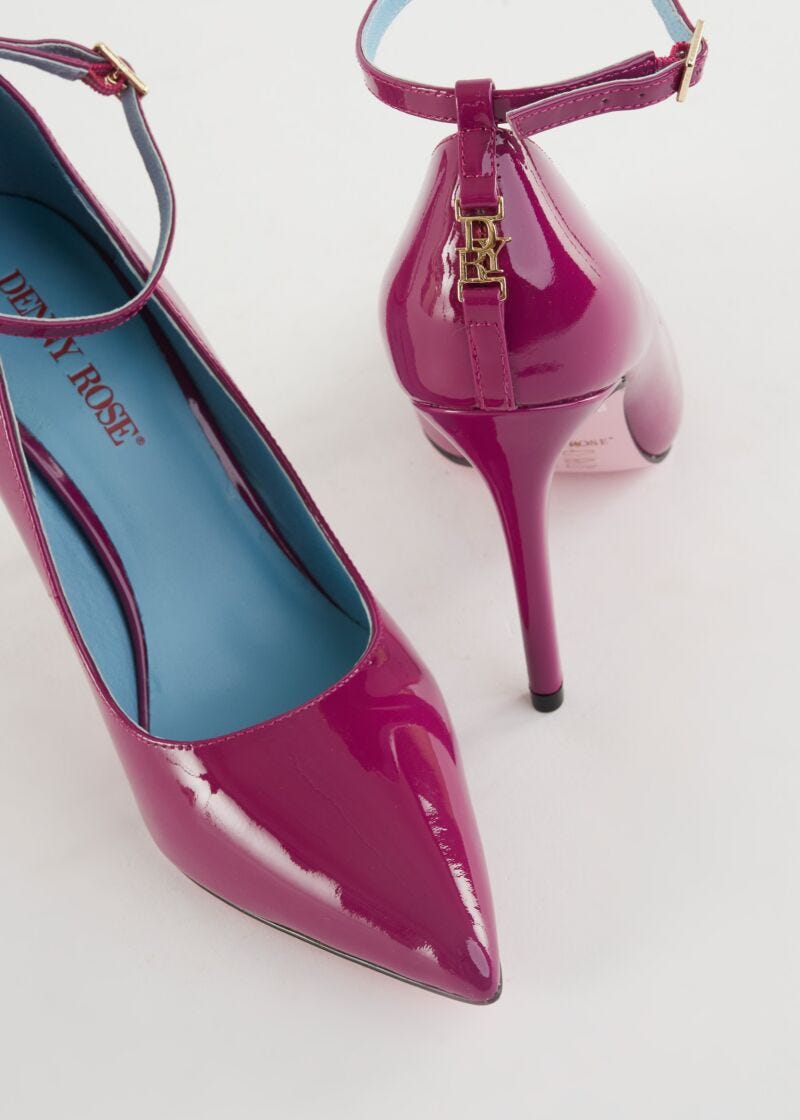 Court shoes with strap