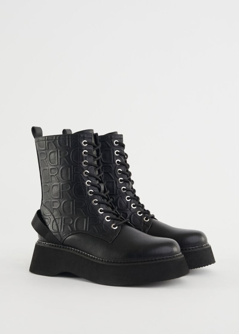 Combat boots with logo