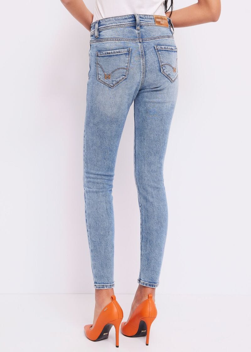 Skinny jeans with destroyed detailing