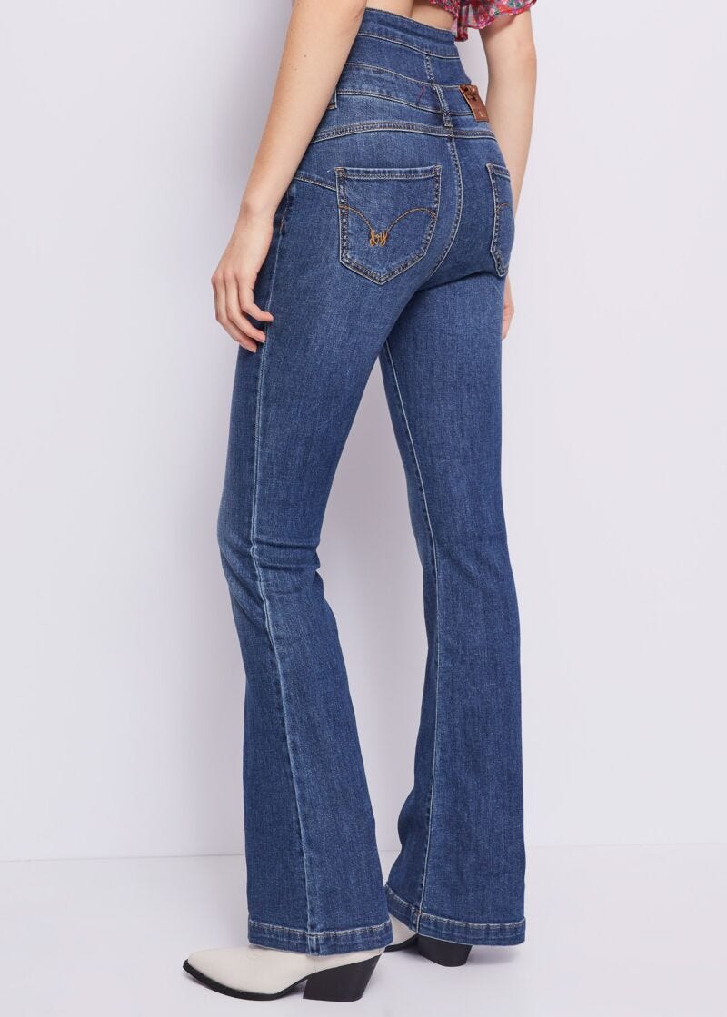 High-waist jeans