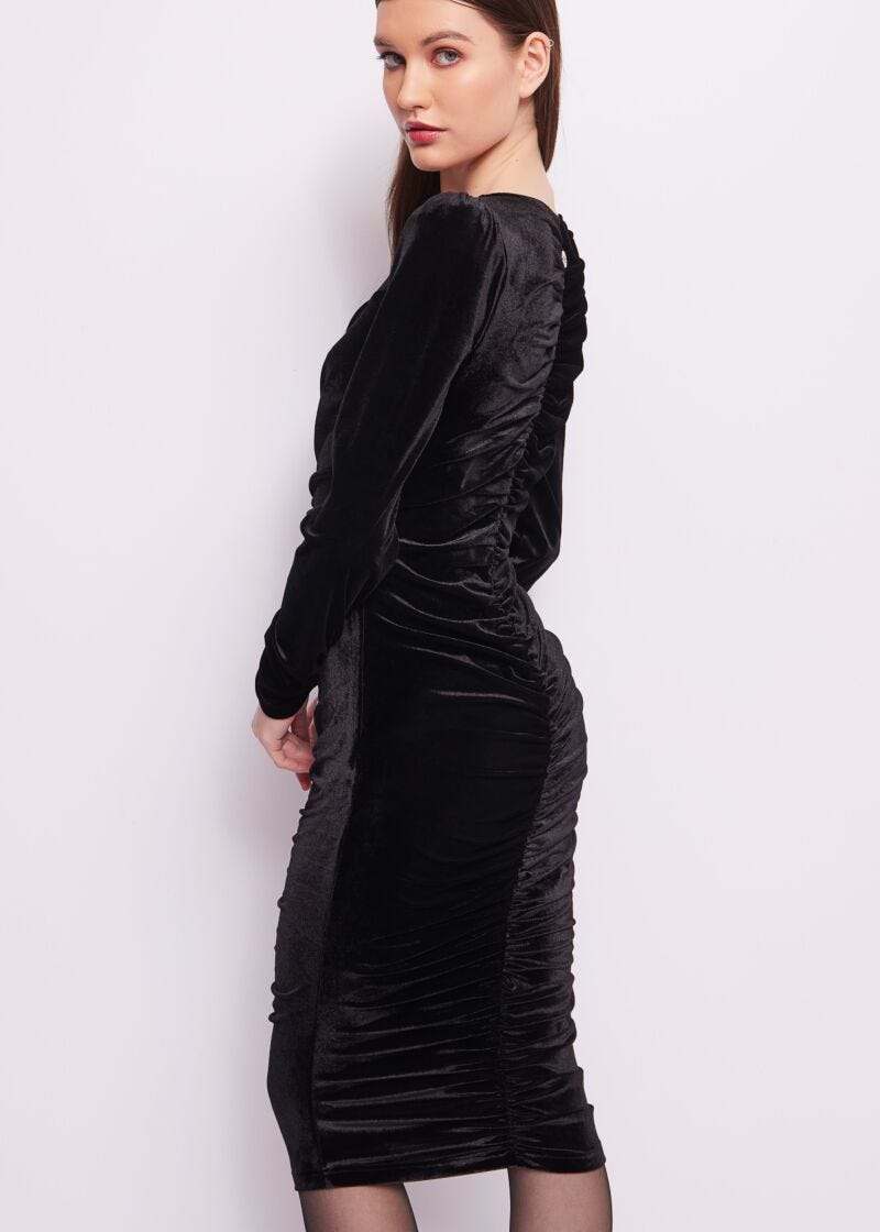Vestito nero in ciniglia
