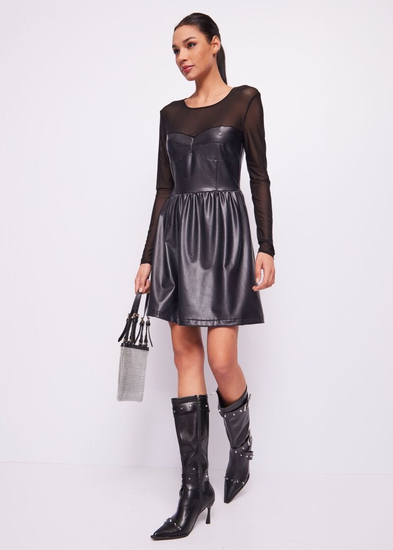 Vestito in similpelle nera