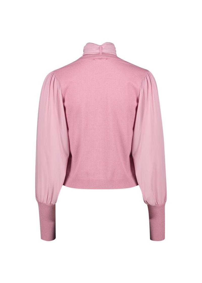 Cardigan rosa con foulard