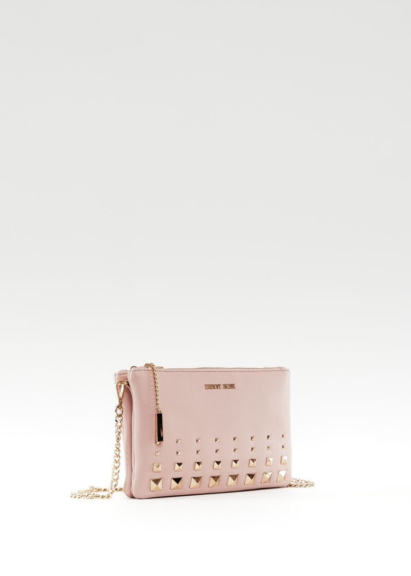 Bandolera rosa con tachuelas