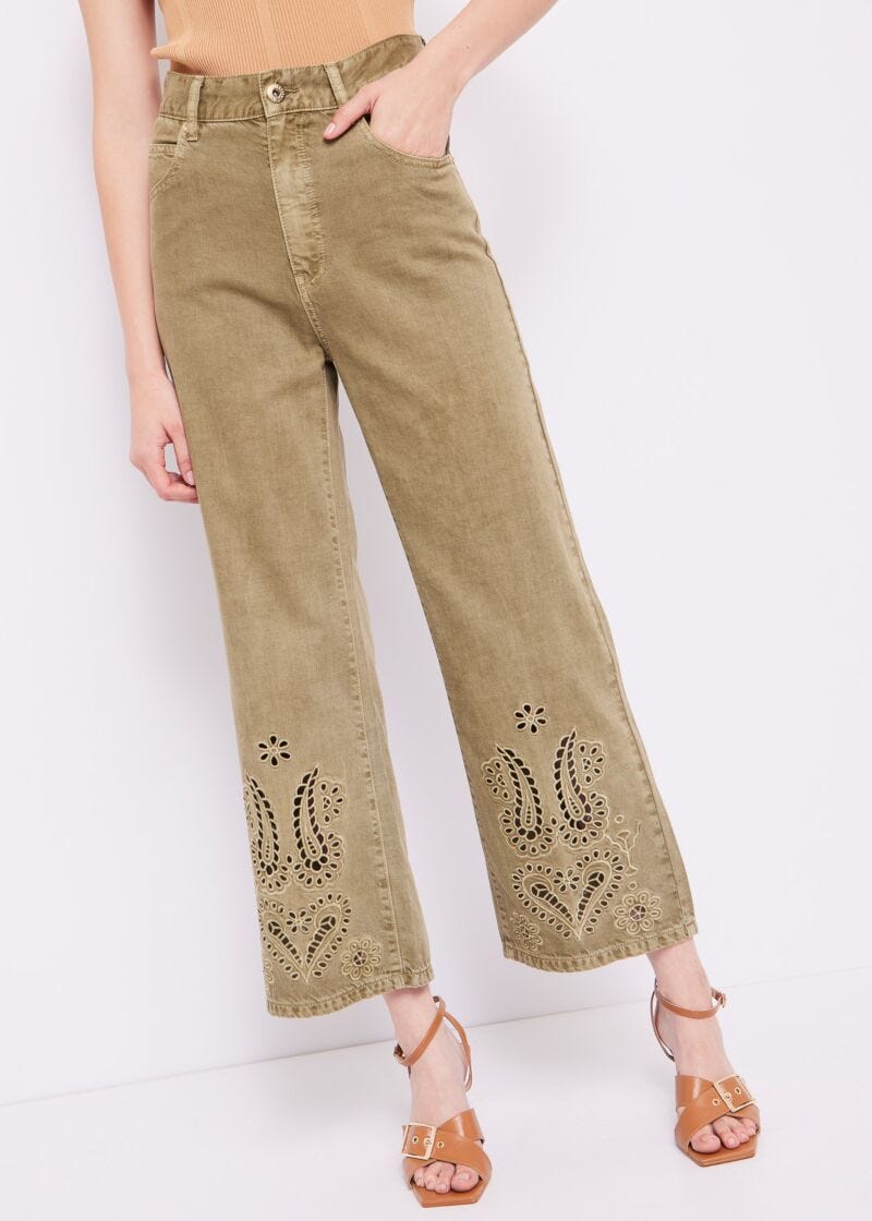 Pantaloni cropped con ricamo