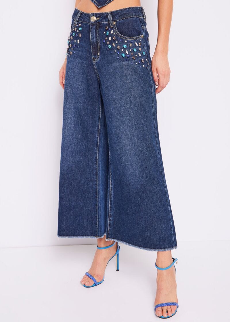 Jeans wide cropped con strass