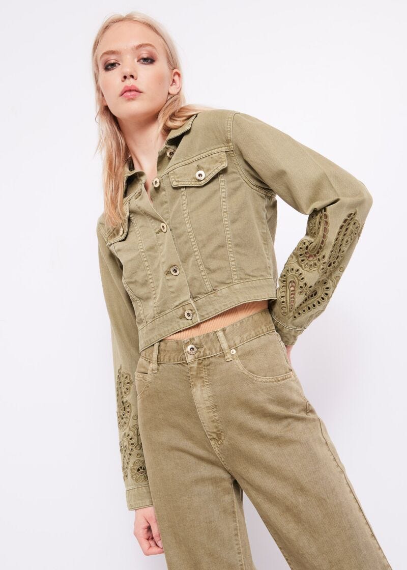 Chaqueta vaquera con bordados