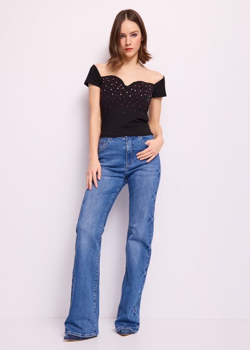 T-shirt nera in cotone con strass