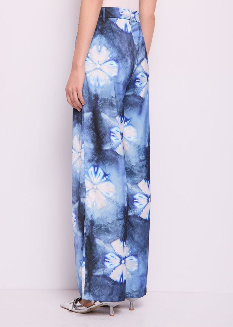 Pantaloni blu in raso stampato