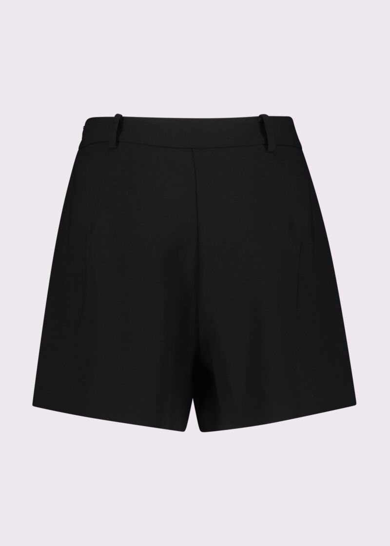 Short nero con catene