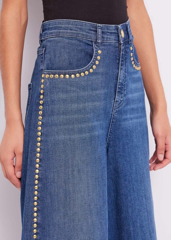 Jeans with studs