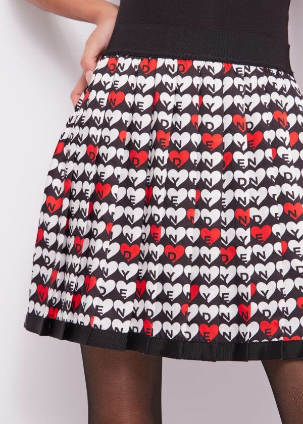 Miniskirt with hearts