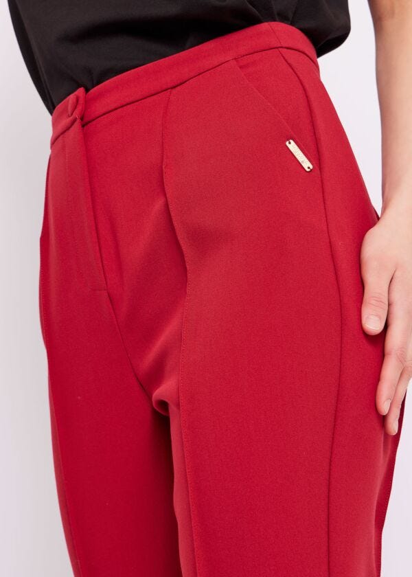 Pantaloni flare