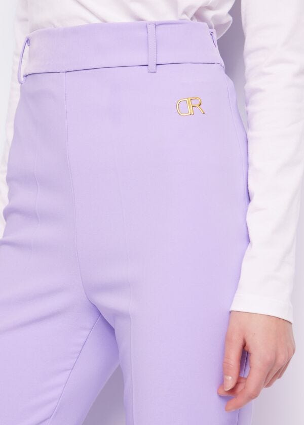 Stretch trousers with pleat