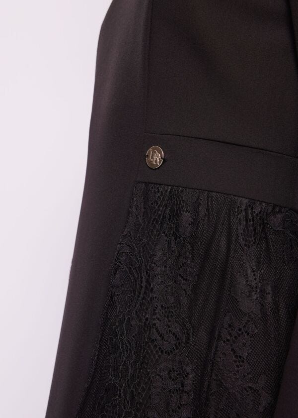 Abito nero con pizzo