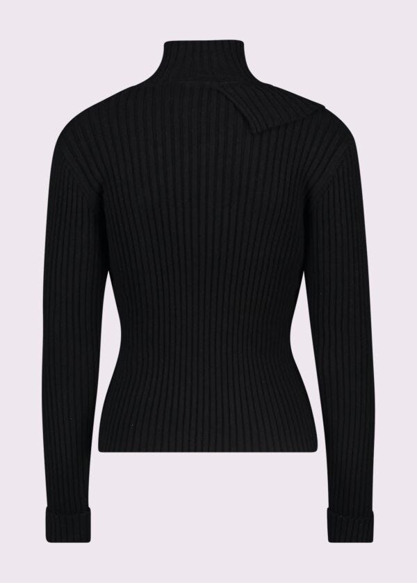 Maglia nera a coste con bottoni