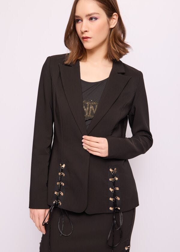 Blazer nero con ganci e laccetti Denny Rose