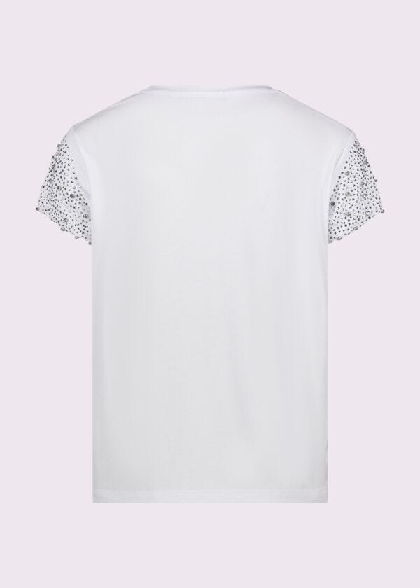 Camiseta blanca con apliques