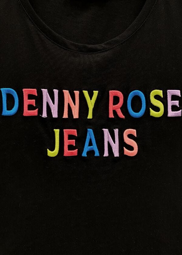T-shirt con logo multicolor