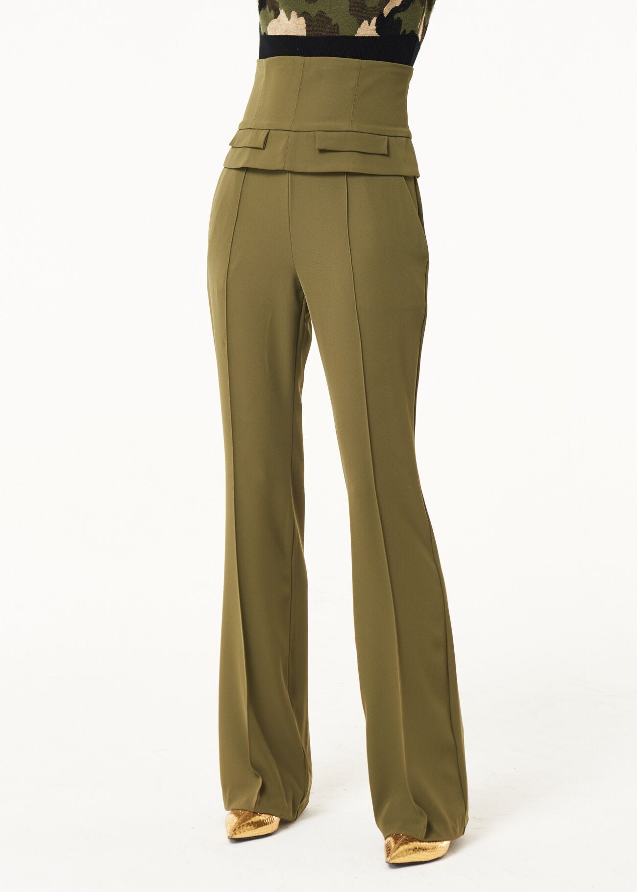 Trousers with back zip