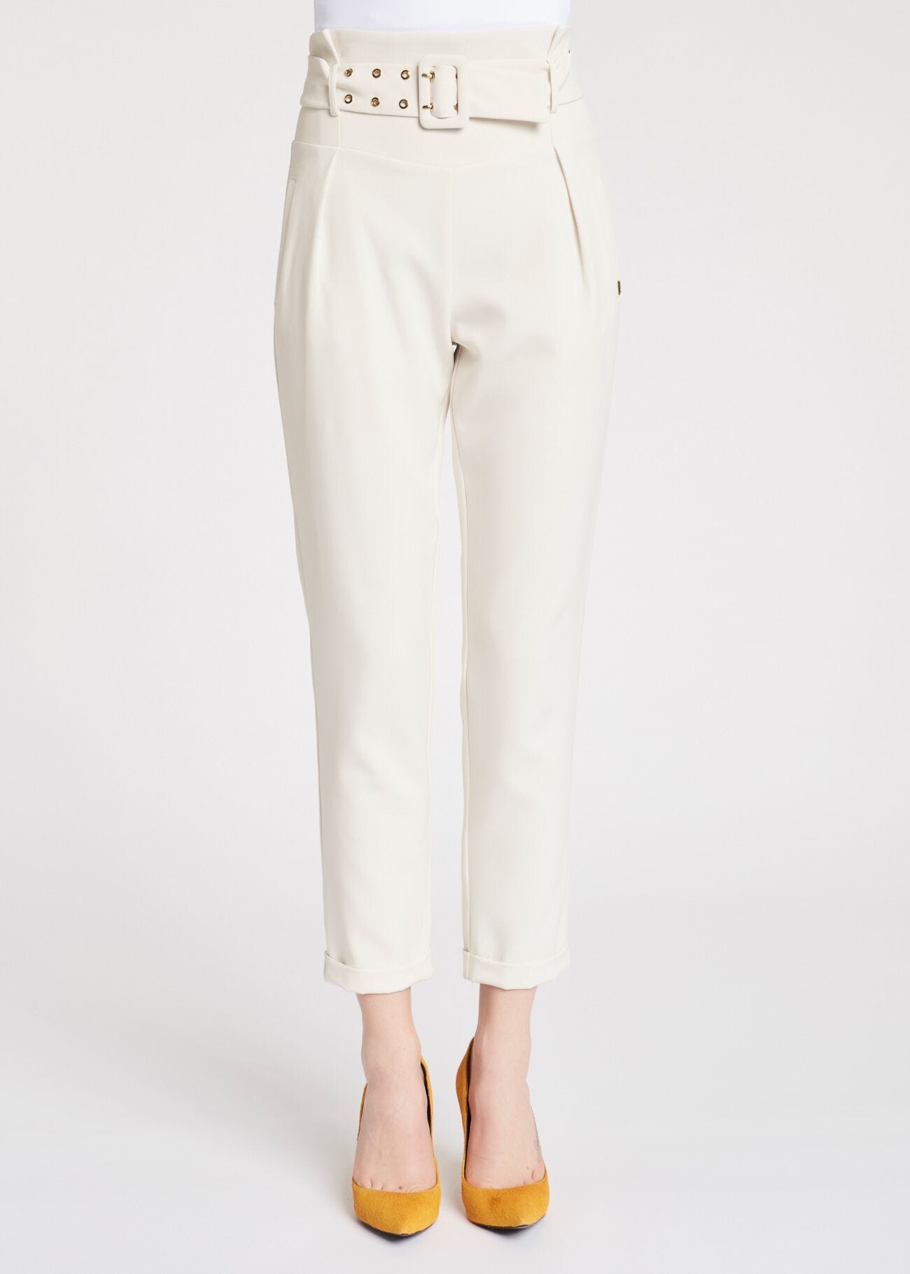 High-waisted trousers with belt