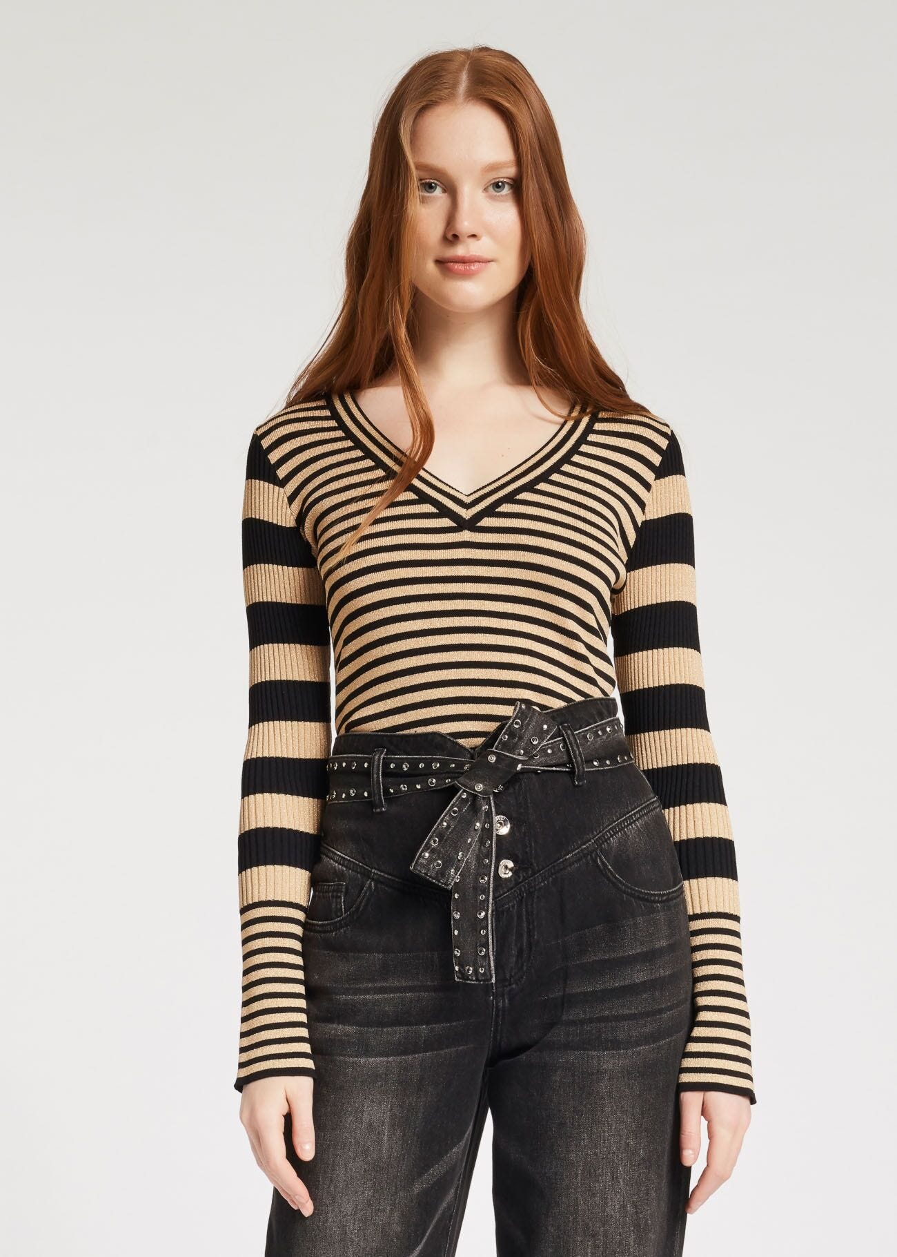 Jumper with ribbed sleeves