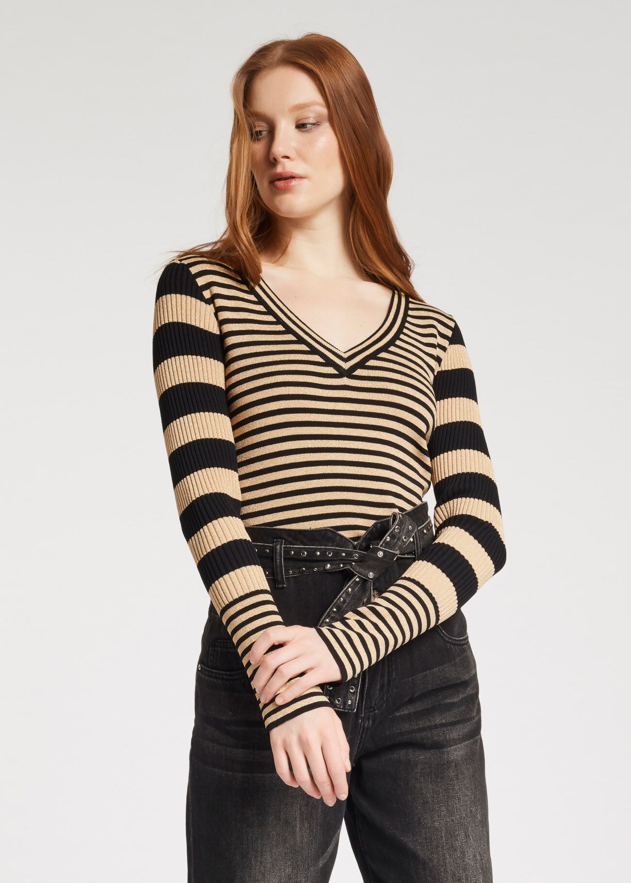 Jumper with ribbed sleeves