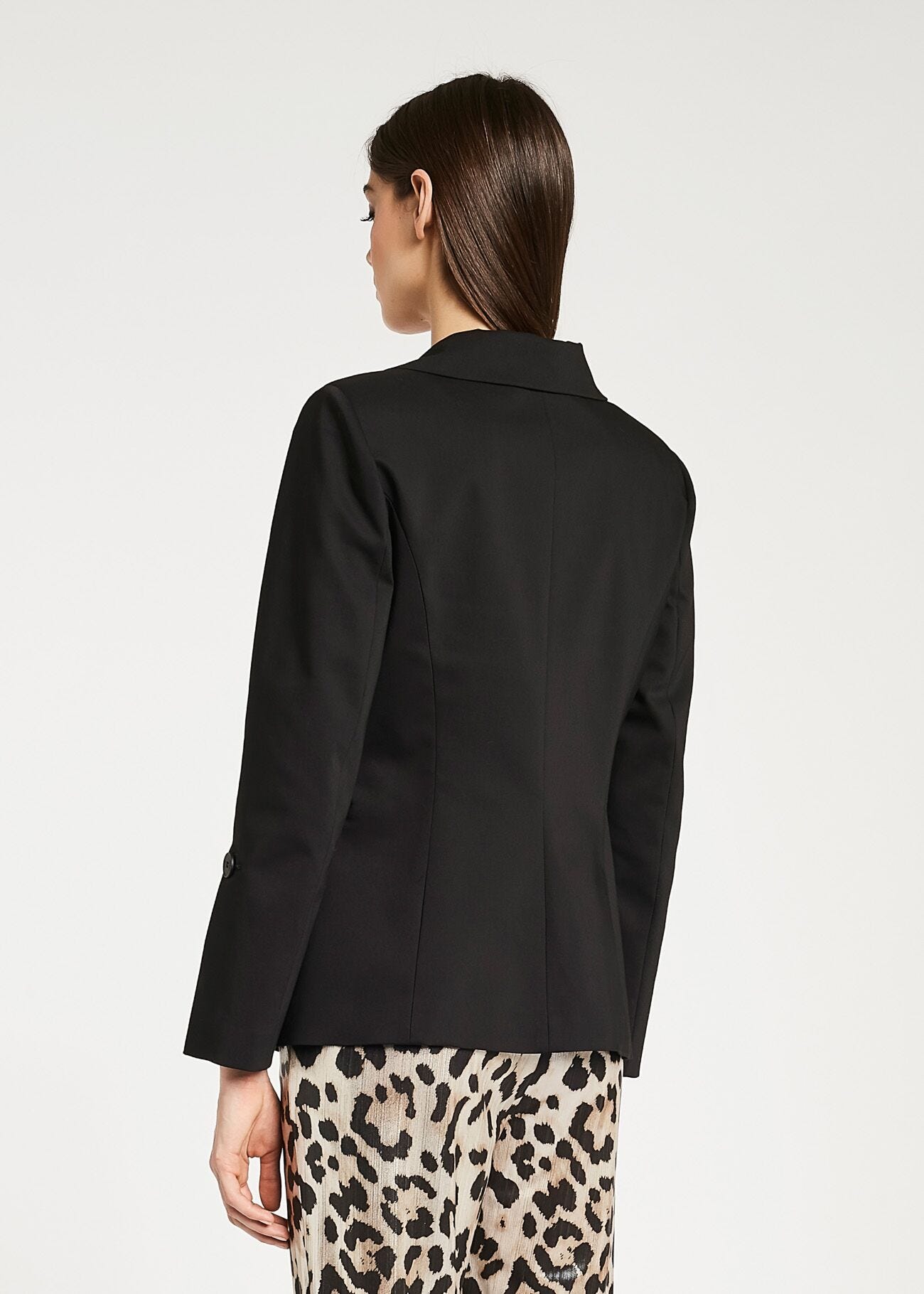 Slim-fitting jacket