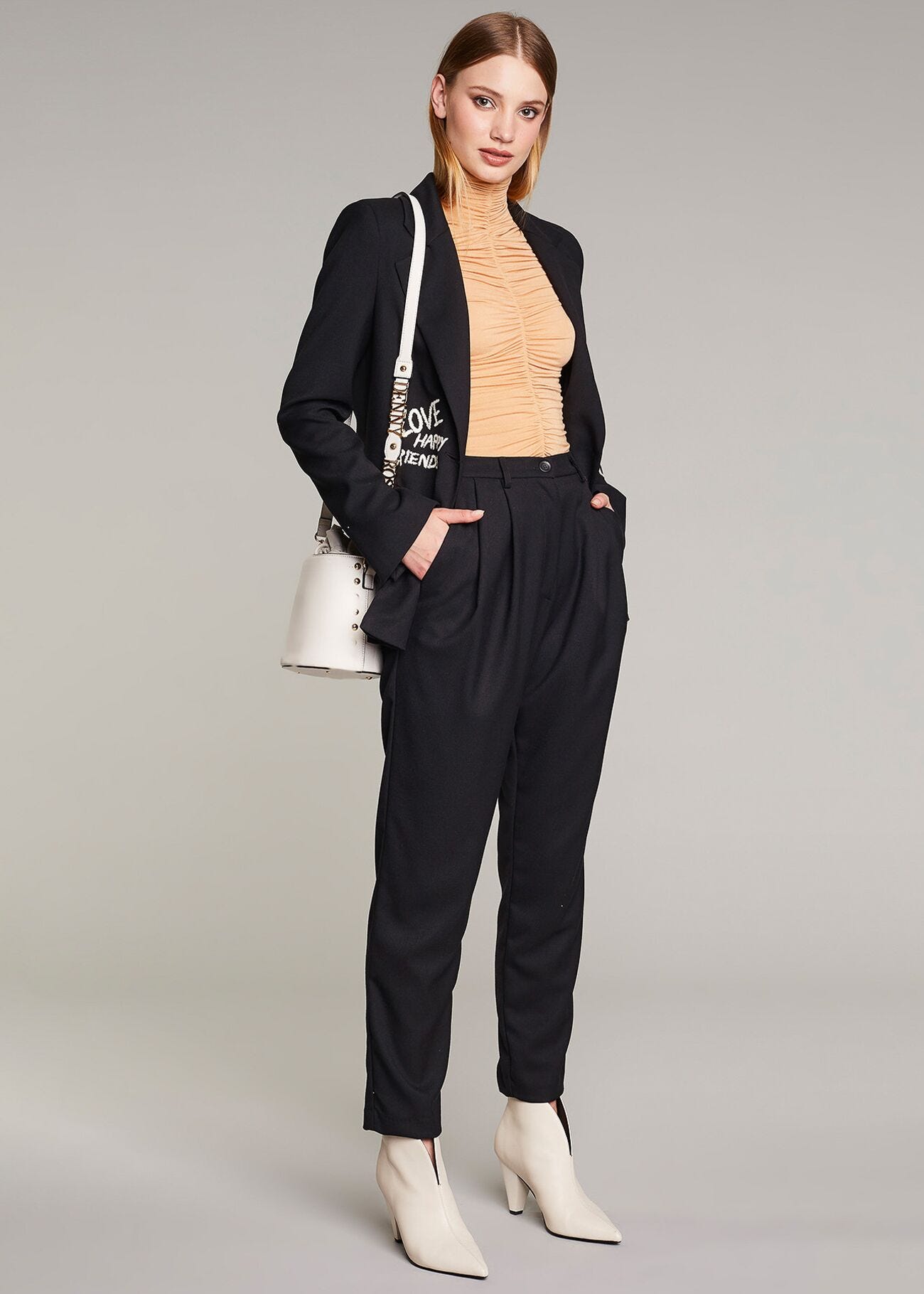 Blazer con ricamo