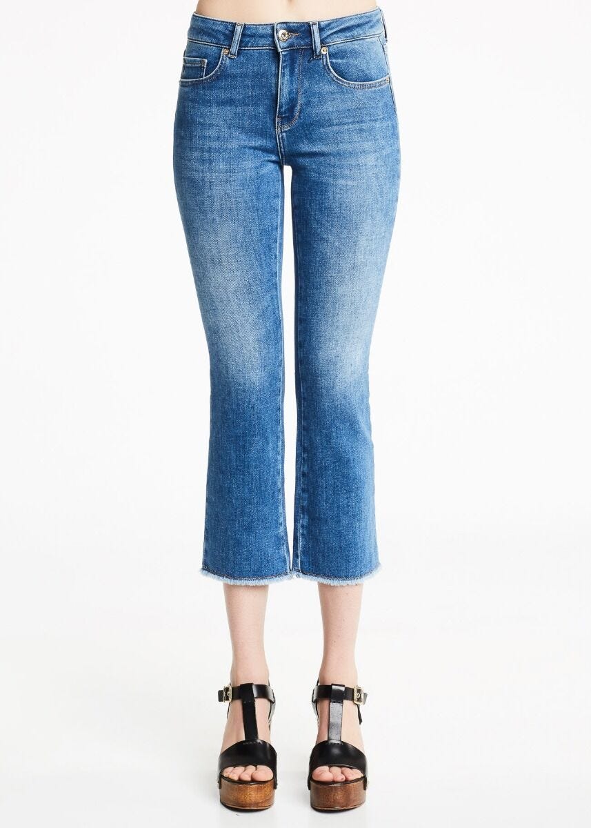 Flared cropped jeans