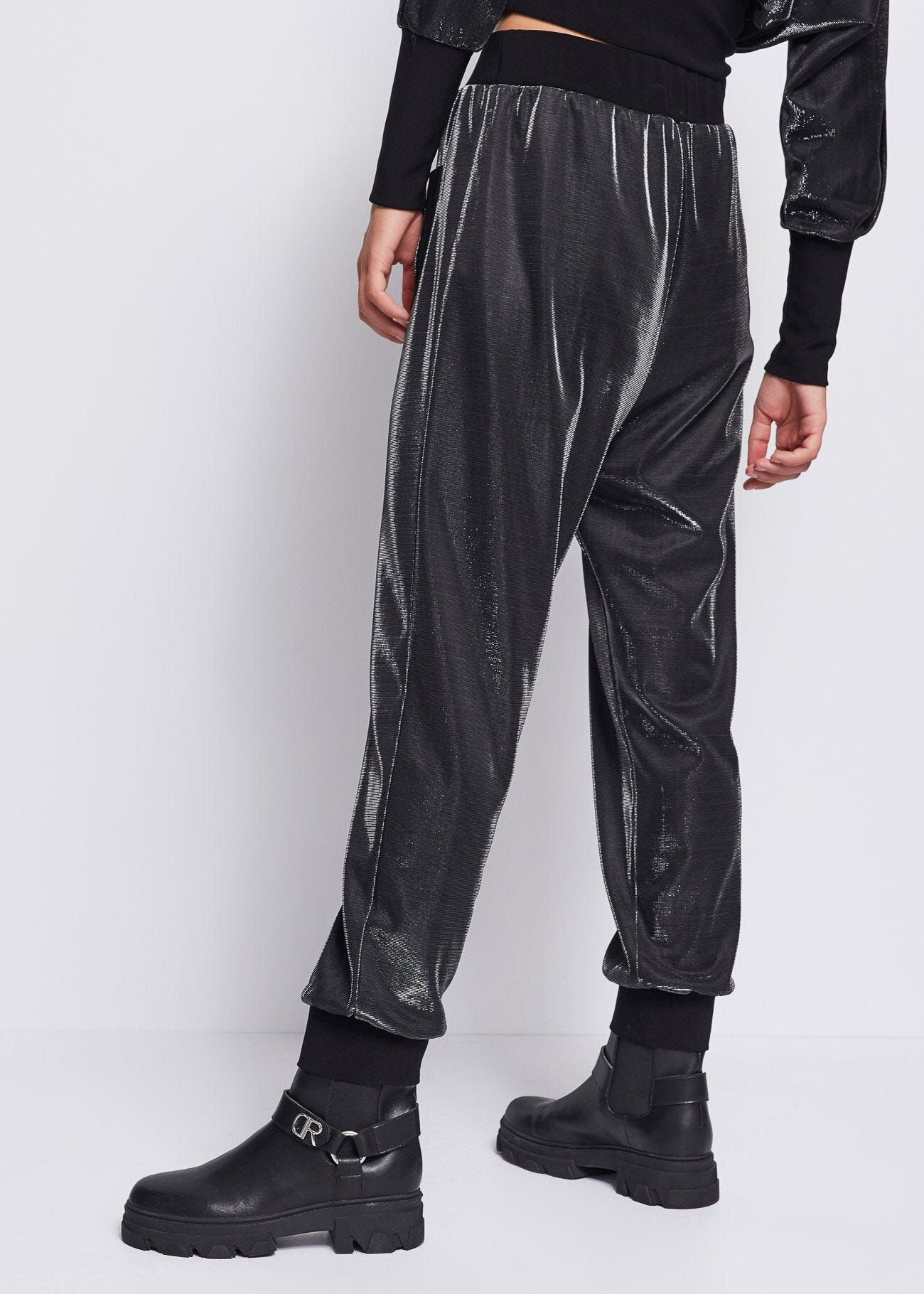 Joggers in laminated fabric