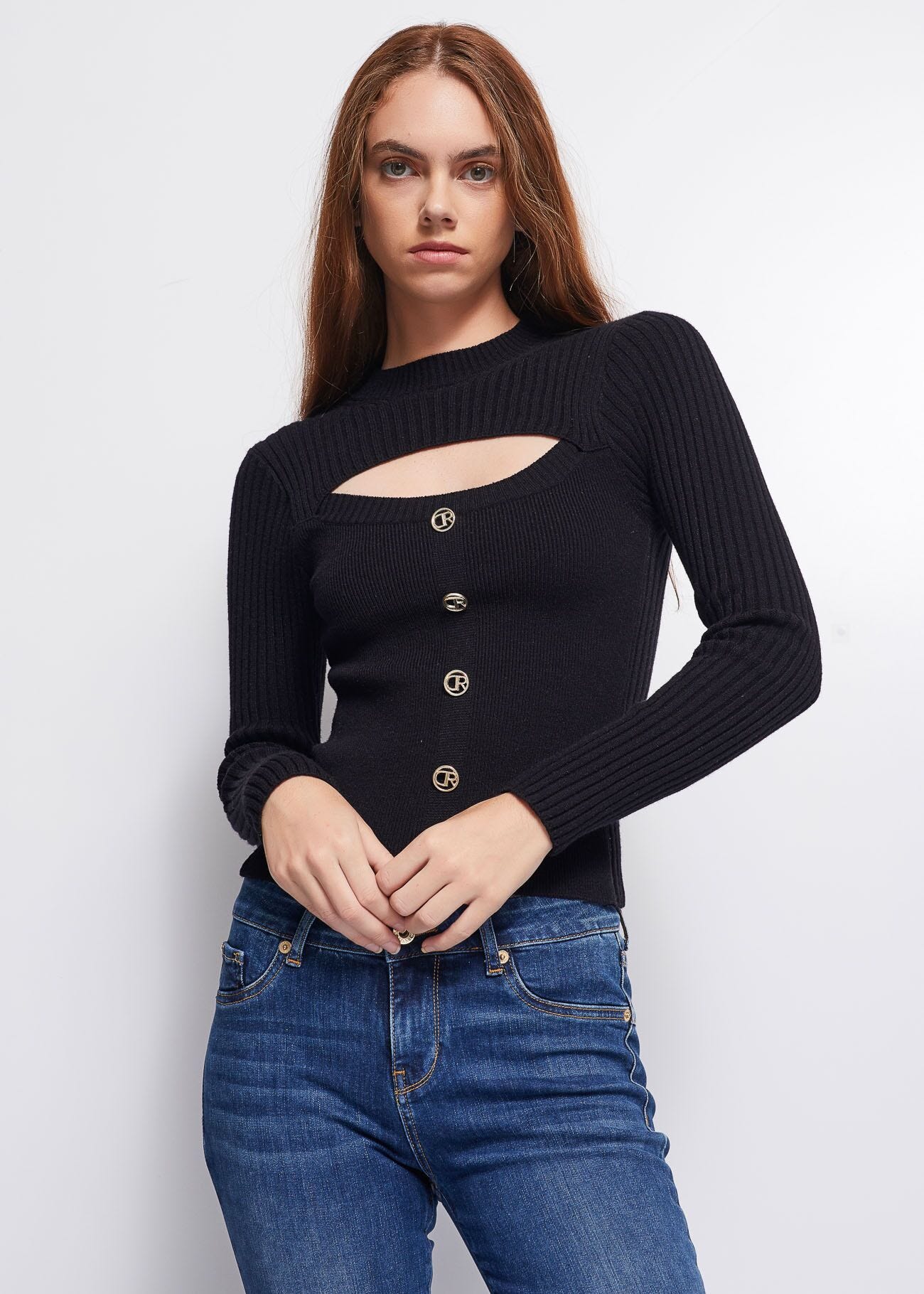 Jumper with cut-out