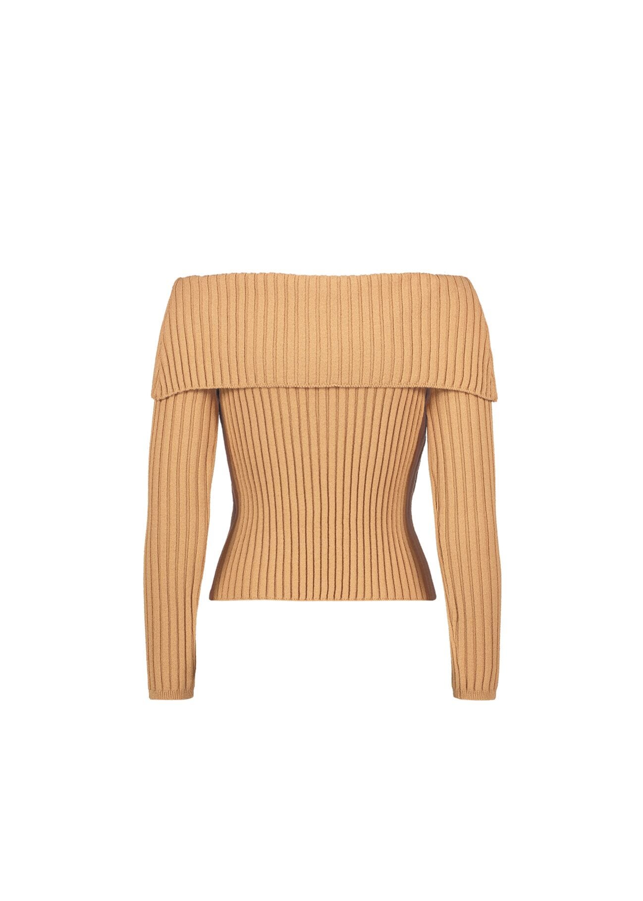 Jumper with boat neckline