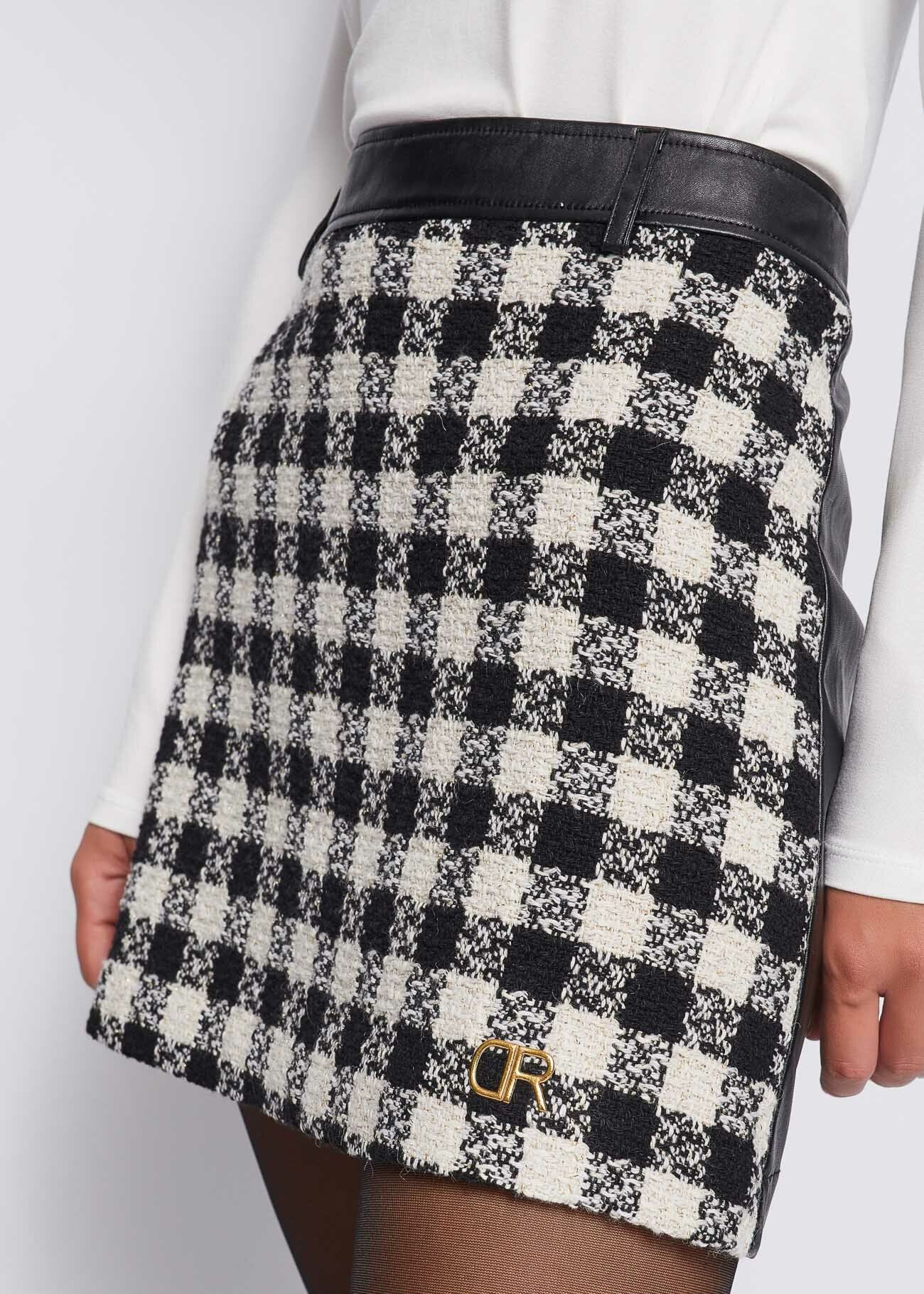 Bouclé skirt with checked pattern