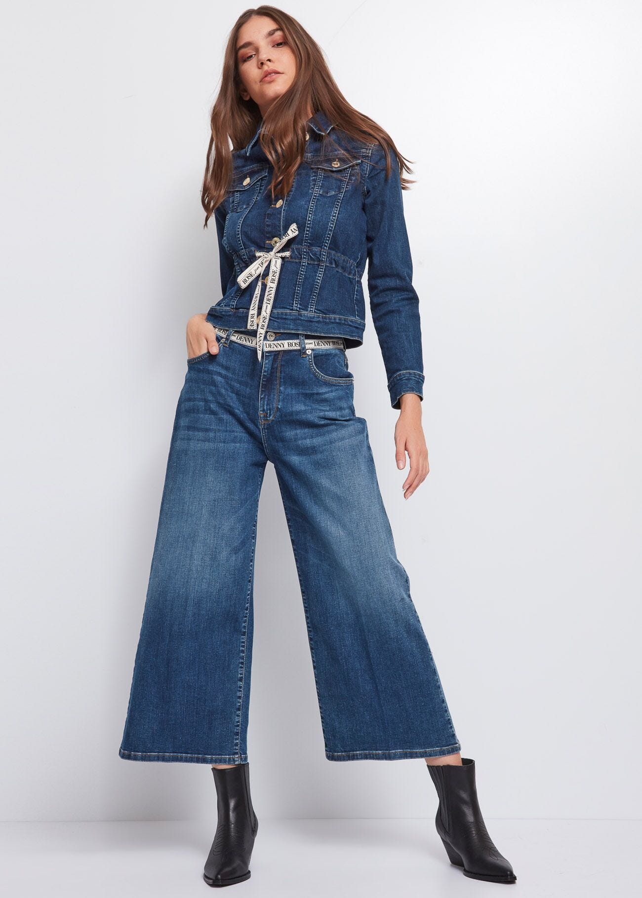 Cropped wide-leg jeans