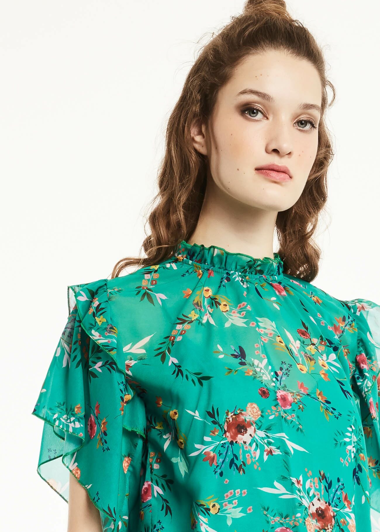 Floral-print blouse