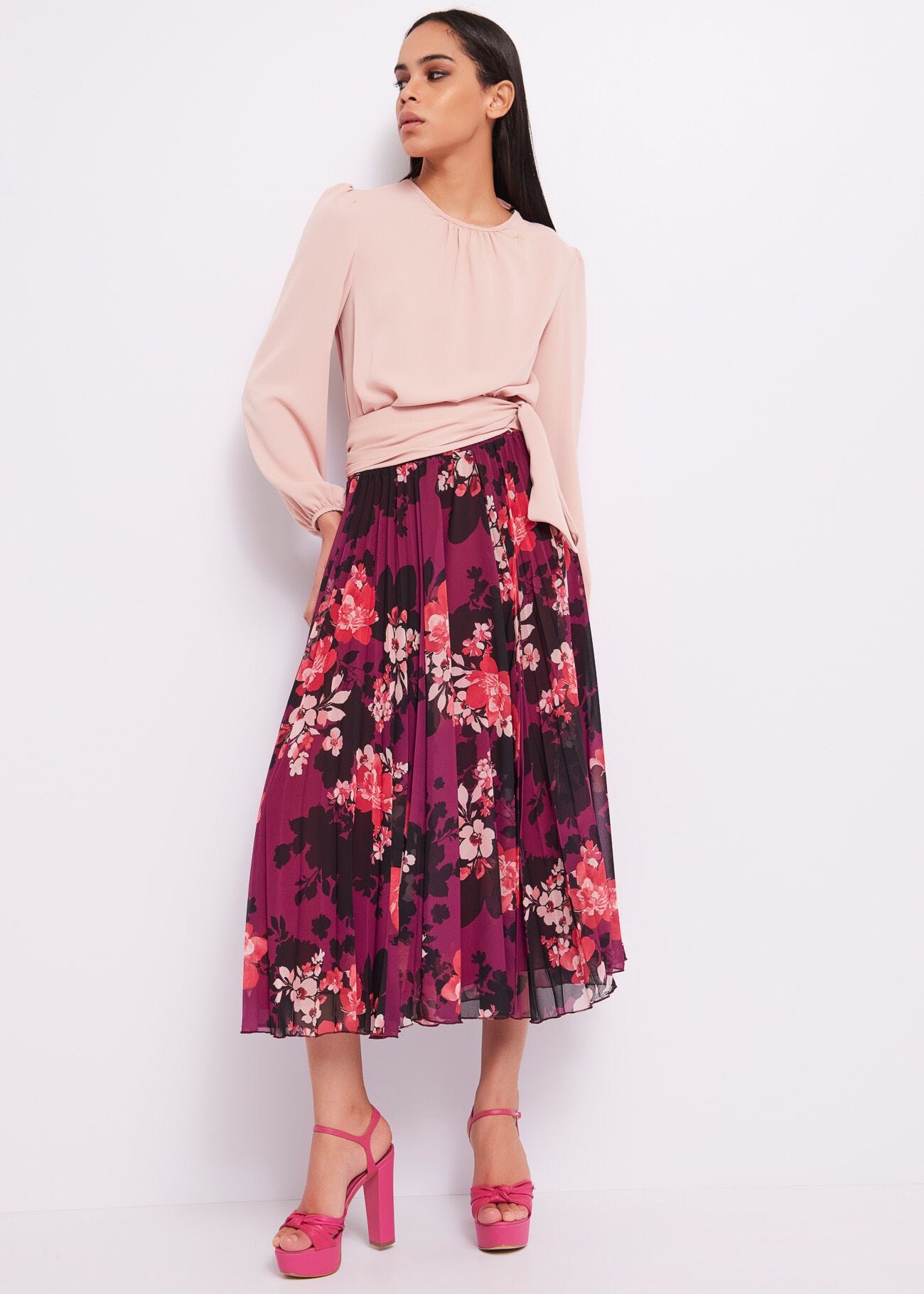 Blouse with sash