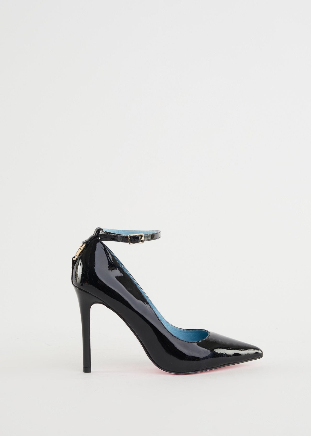 Court shoes with strap