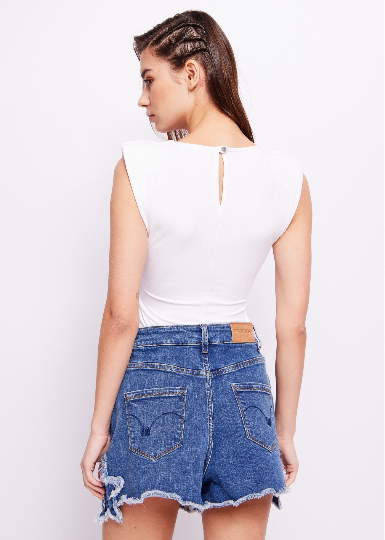 T-shirt con bottoni
