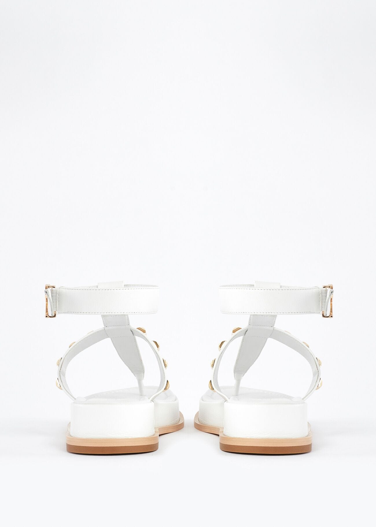 Leather sandals with studs