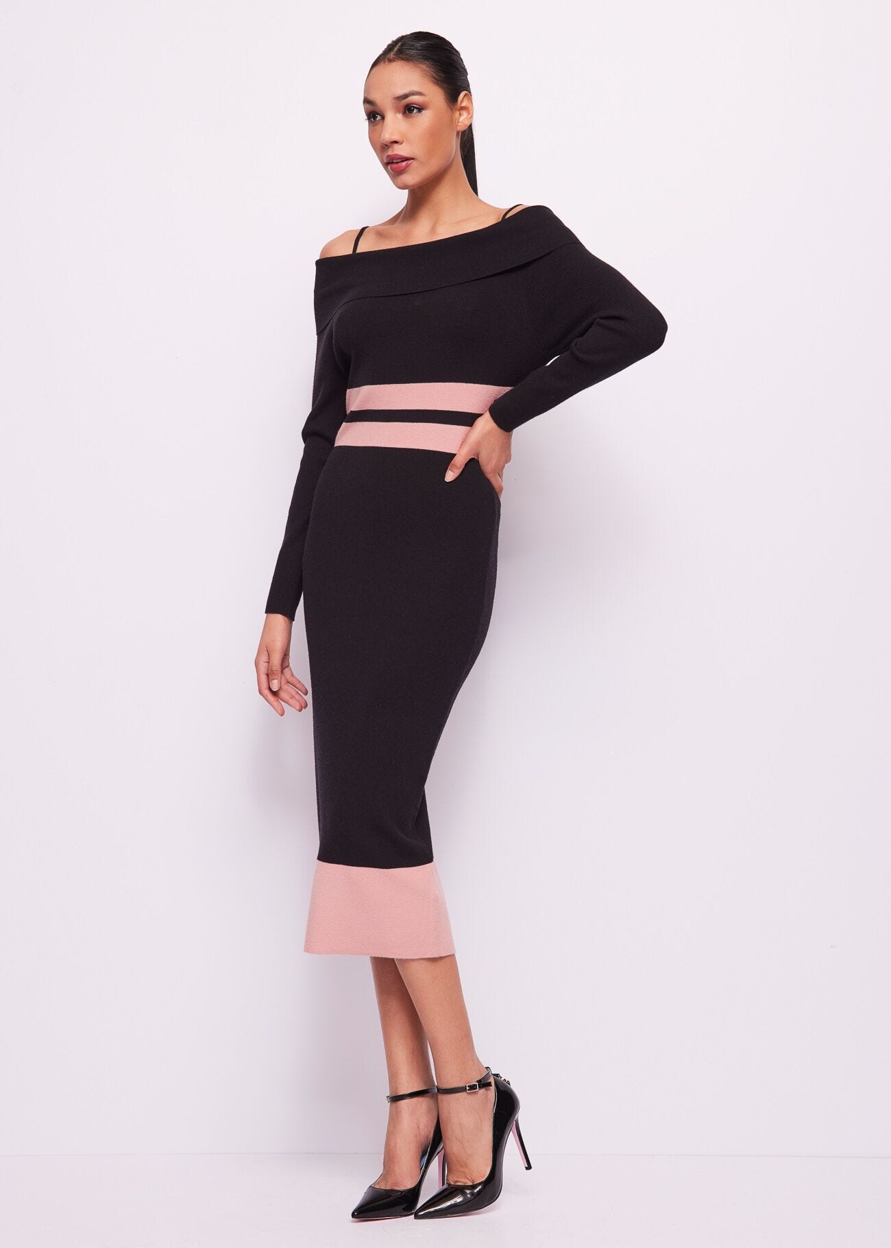 Abito in maglia nera e rosa