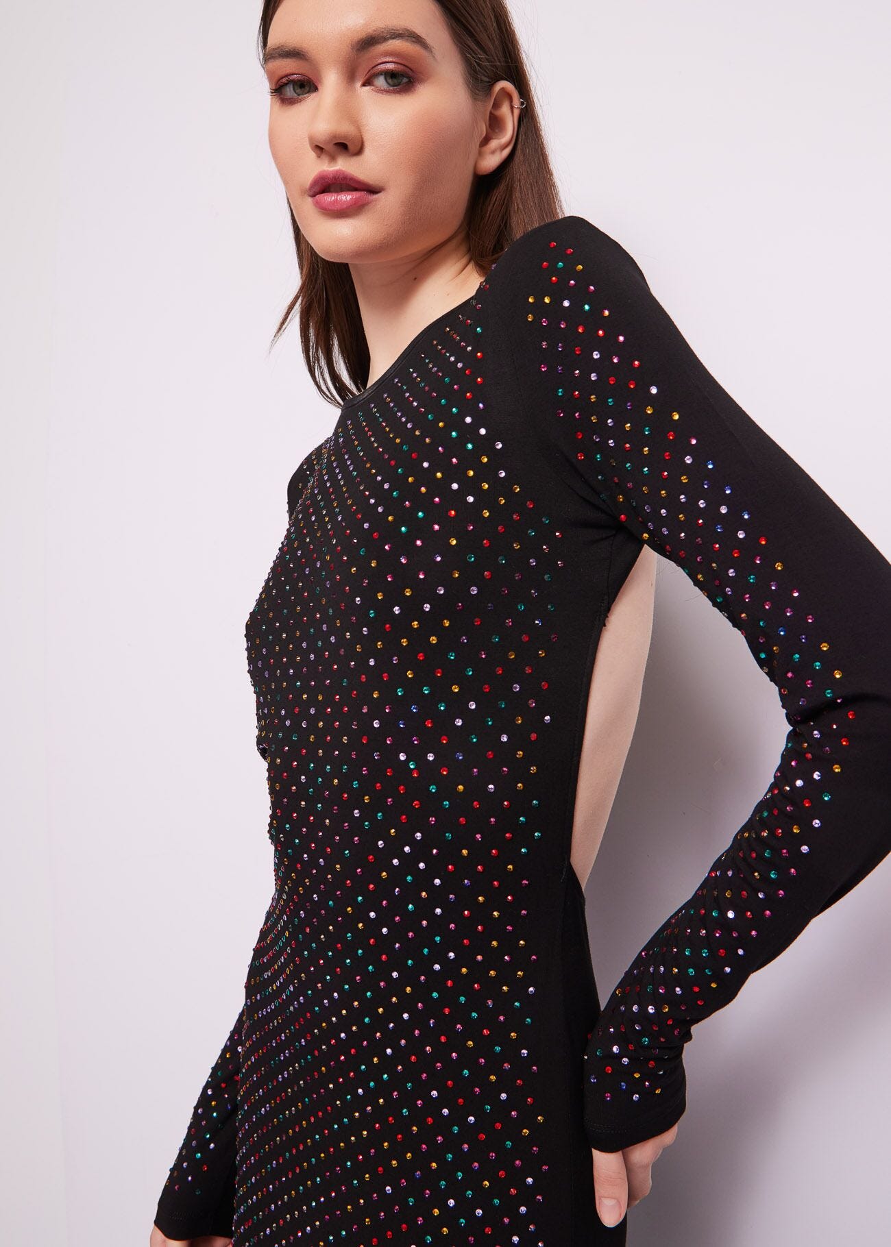 Vestido largo negro con pedrería